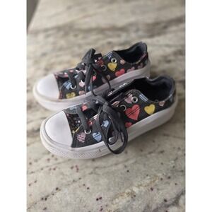 Big kids converse Heart platform Sneakers size 2